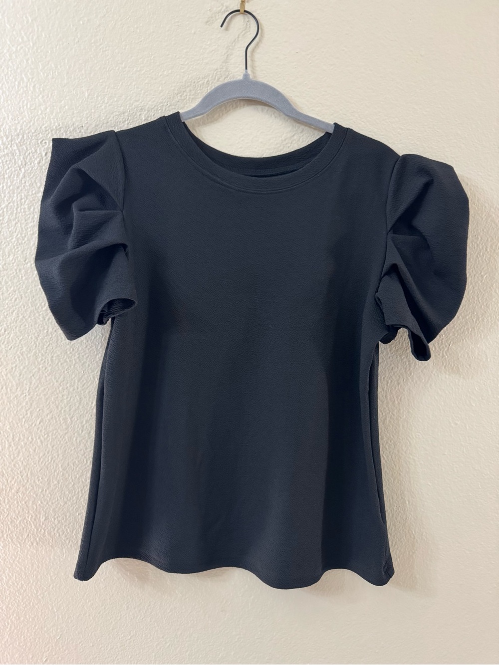 NWOT Black Puff Sleeve Textured Crewneck Blouse Knit Top M